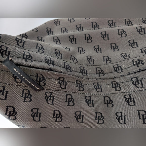 Dooney & Bourke Signature Black and Gray Vintage Large Shoulder Tote. - Picture 7 of 14